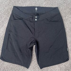 NWT Club Ride Savvy 9” baggy shorts size M